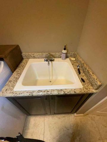 Utility sink